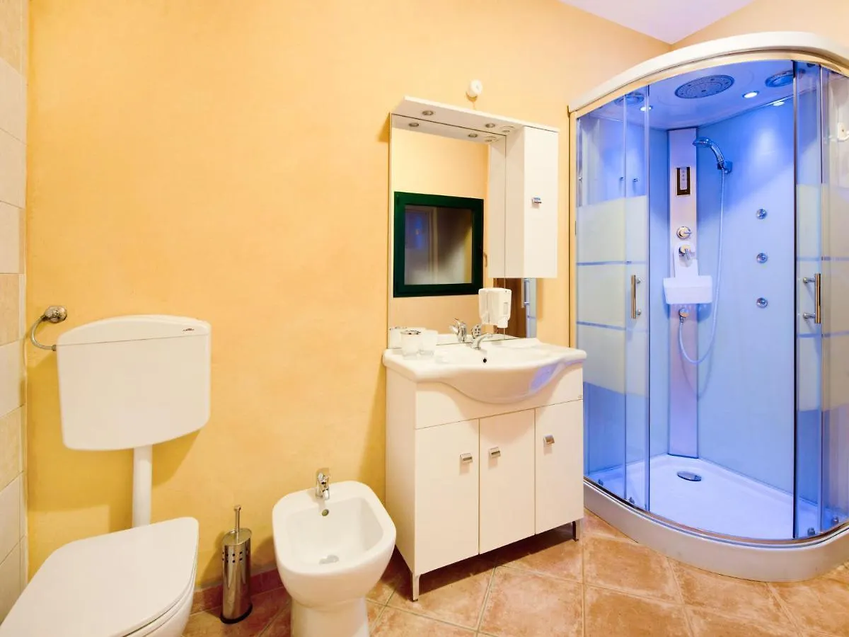 Beautiful Chalet With Swimming Pool In Lombardy